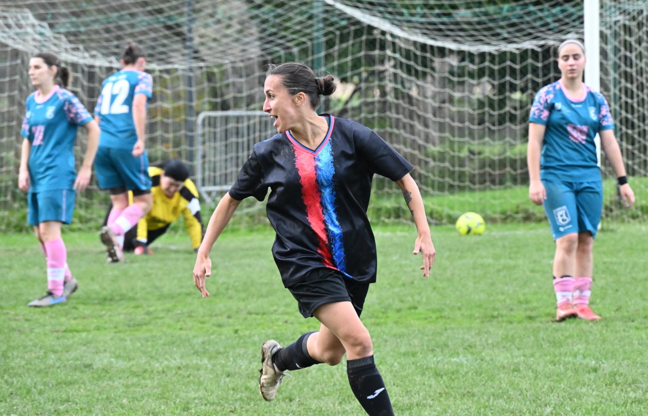 Ancien fanion football/ entente Montceau les mines