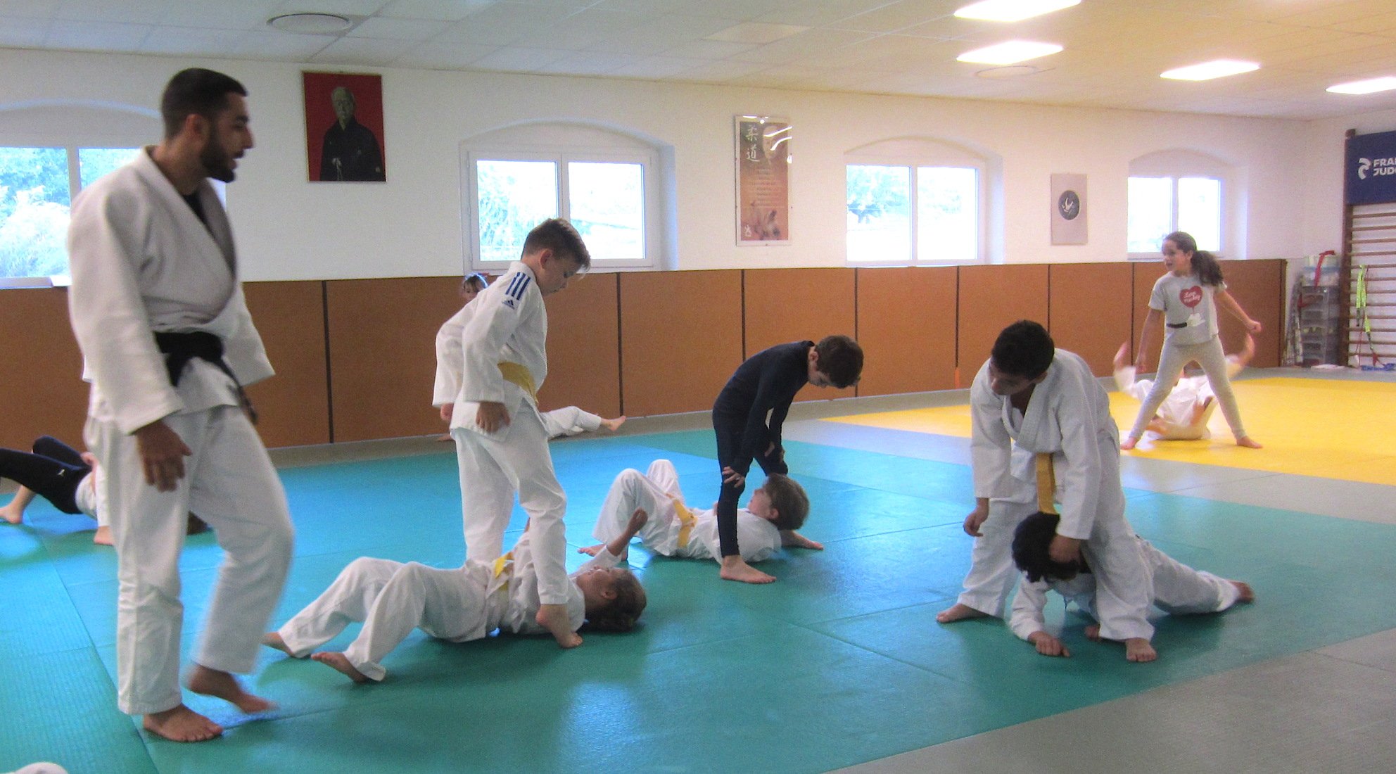 LE CREUSOT: When younger judokas invite their buddies to the tatami
