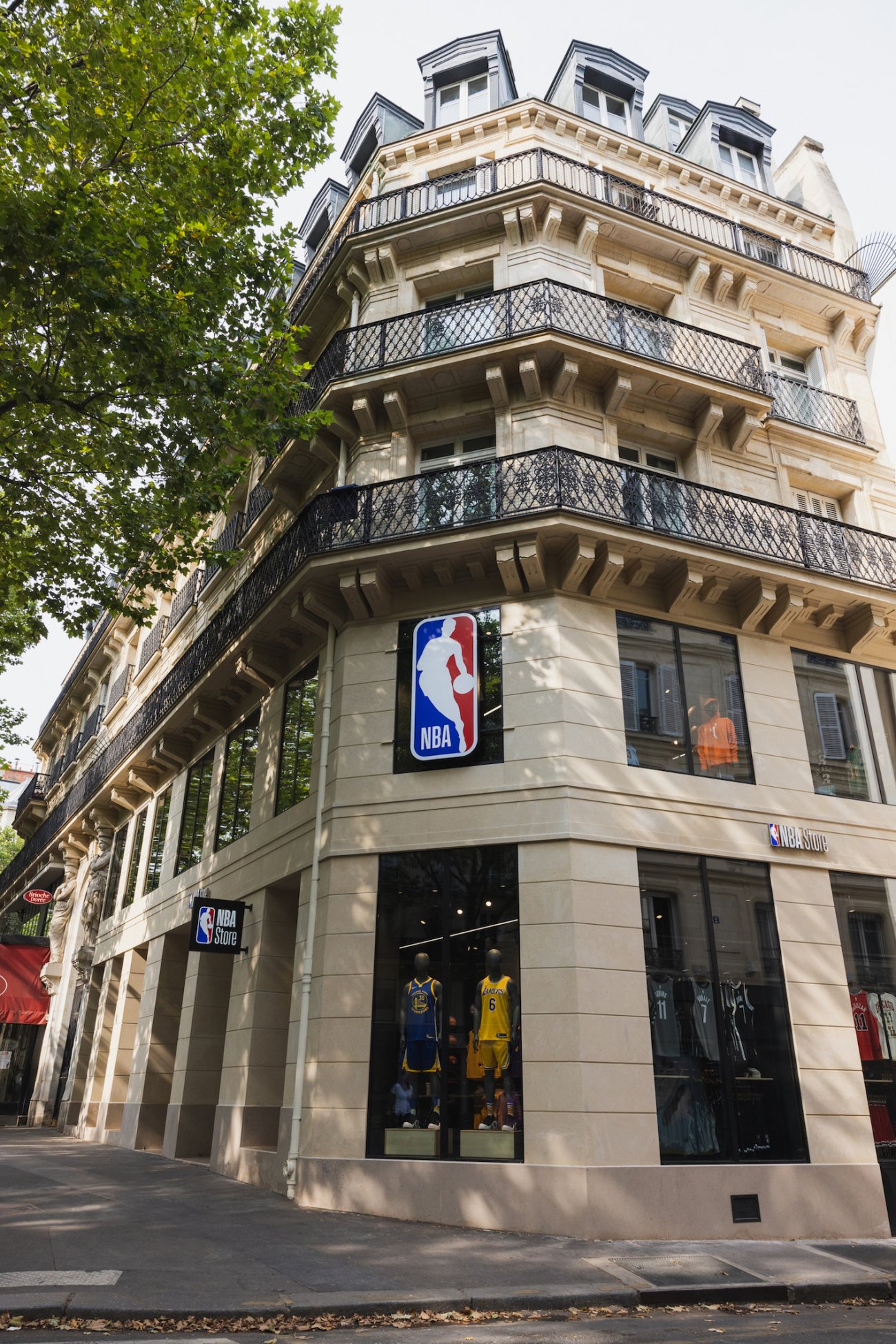 Un NBA Store arrive à Paris cet été : y'a des CB qui vont chauffer !
