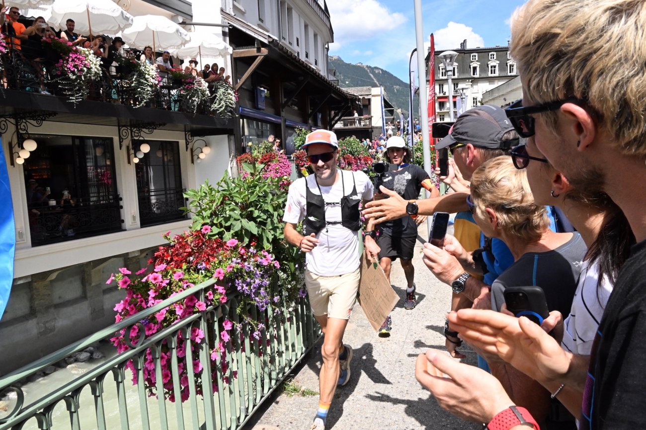 Chamonix Lam Ricain Jim Walmsley Remporte Lultra Trail Du Mont