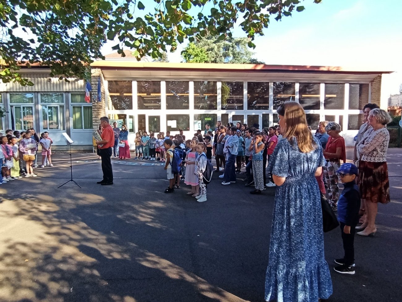 LE CREUSOT Une rentrée en chansons pour la DASEN à l école Marie