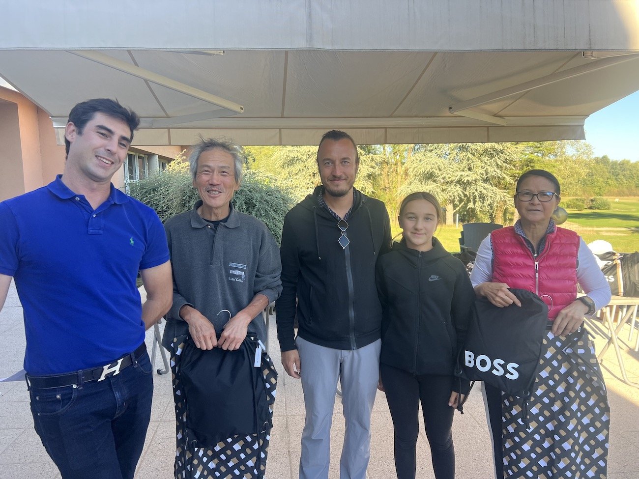 GOLF La Victoire Pour Une quipe D ext rieurs Douglas Blanchet Et 