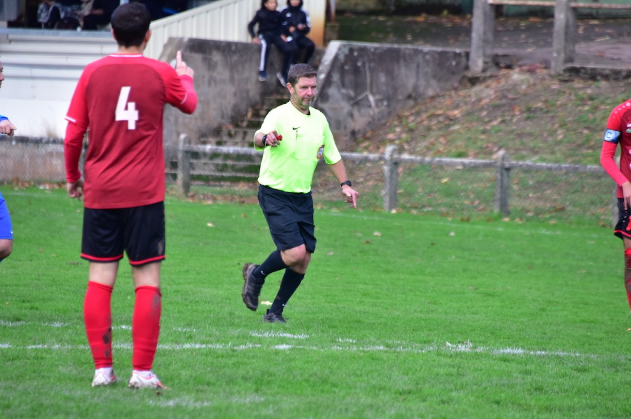 FOOTBALL (Régionale 2) : Le Leader Quetigny (b) Se Prend Les Pieds Dans ...