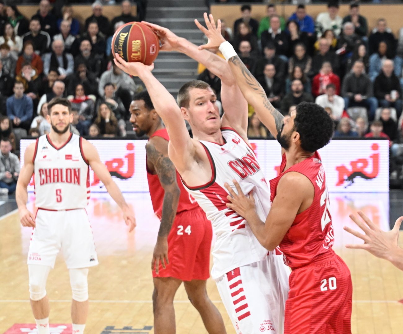 BASKET (Betclic Elite) : La J.L. Bourg En Bresse Trop Forte Pour L’Elan ...