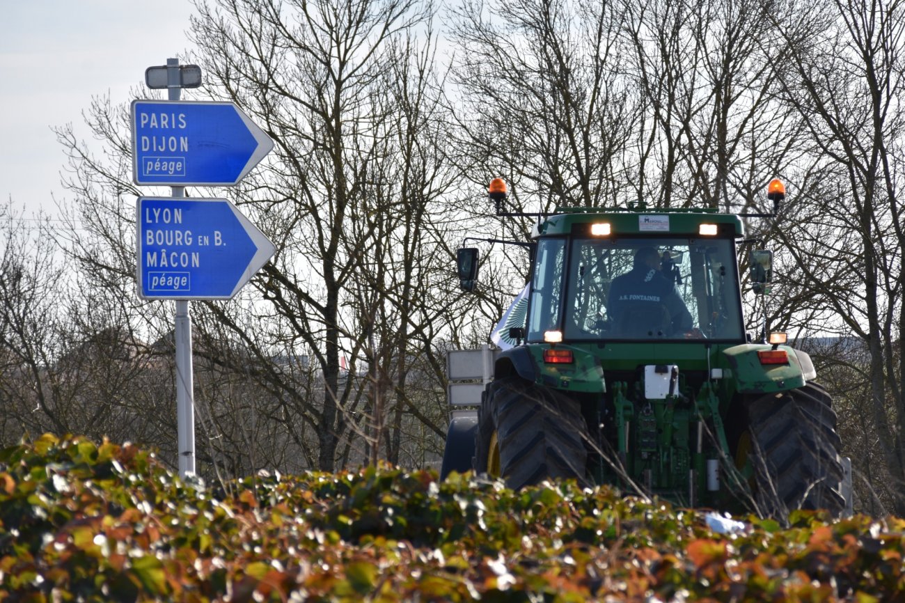 SAONE ET LOIRE Le Regard D Agri 71 Sur Le Blocage De L Autoroute A6