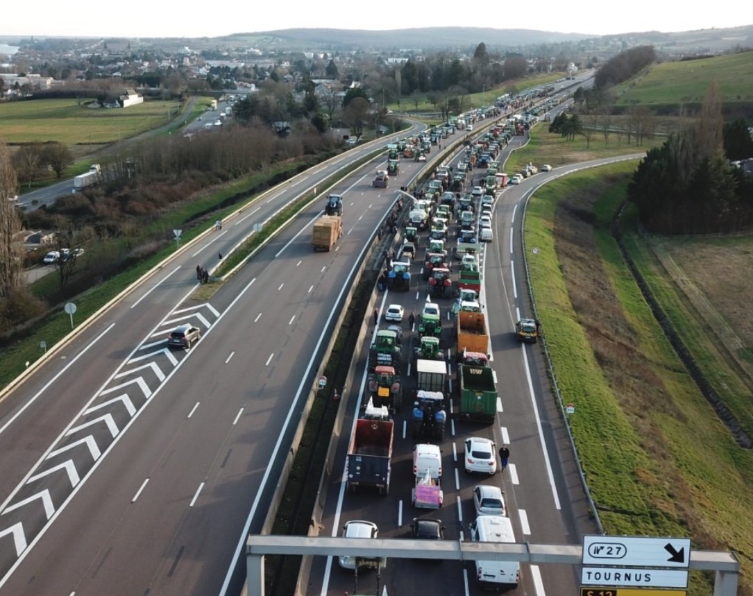 Saone Et Loire Lautoroute A Sera Bloqu E Par Les Agriculteurs