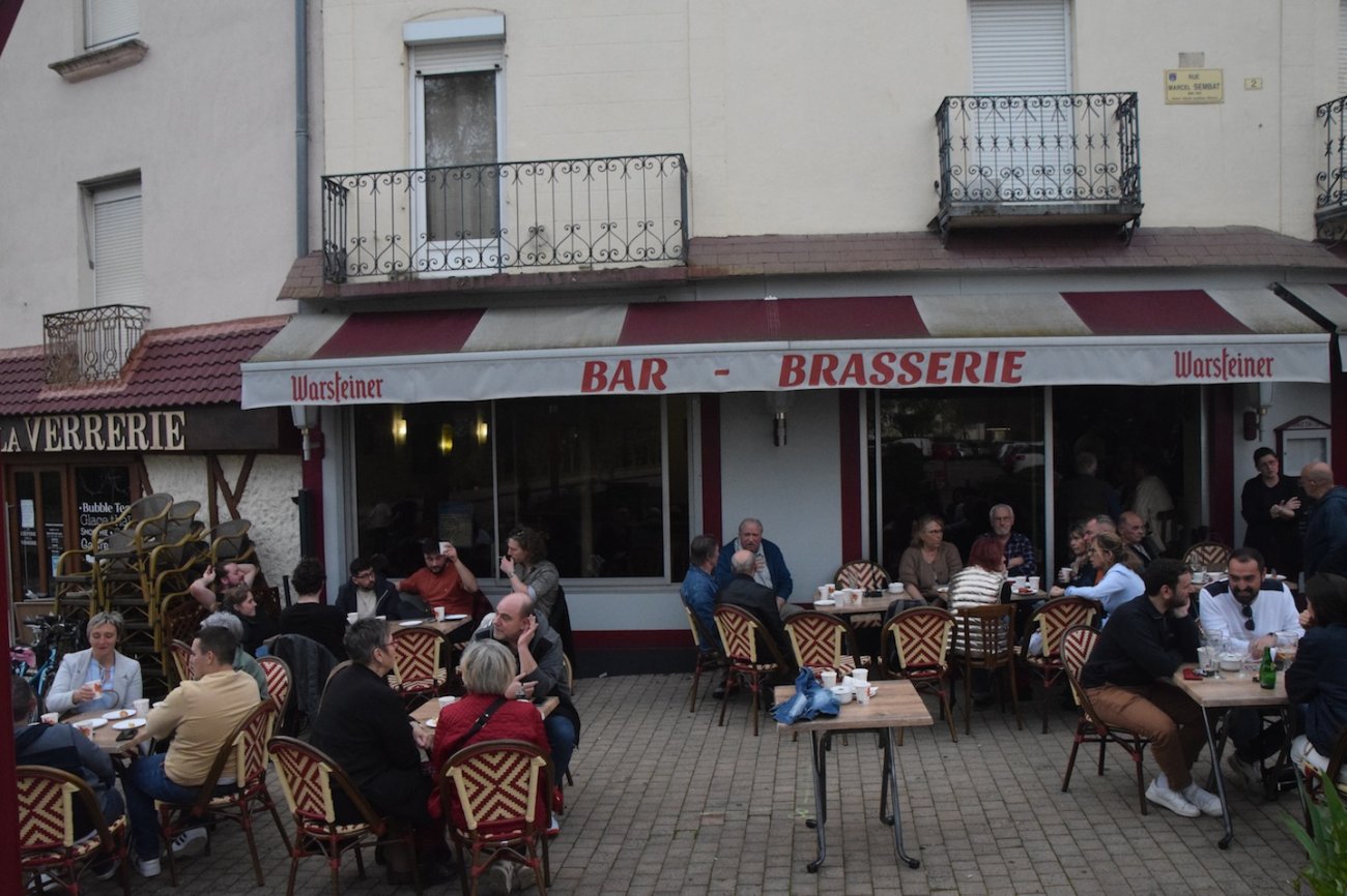 LE CREUSOT : Le bar de la place Schneider "Chez Emilio" a fêté ses 45