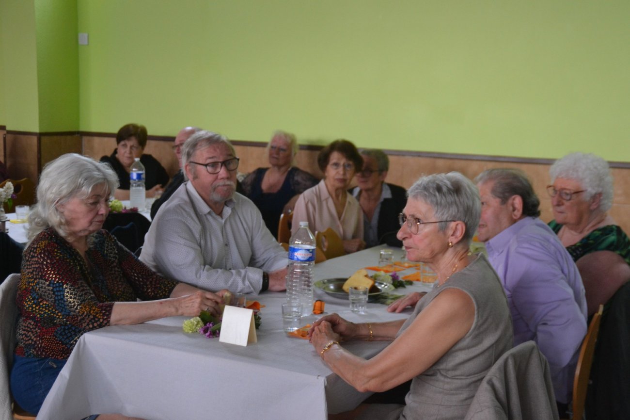 SAINT FIRMIN Beau succès du Thé Dansant de lAmicale des Aînés