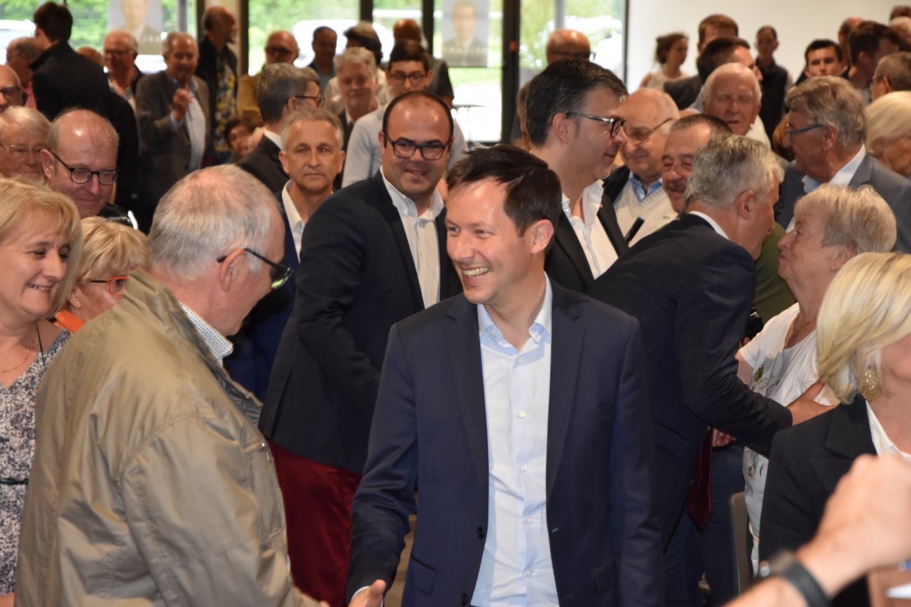 Meeting à Charolles : FX Bellamy s'oppose à la déshumanisation du corps de la femme