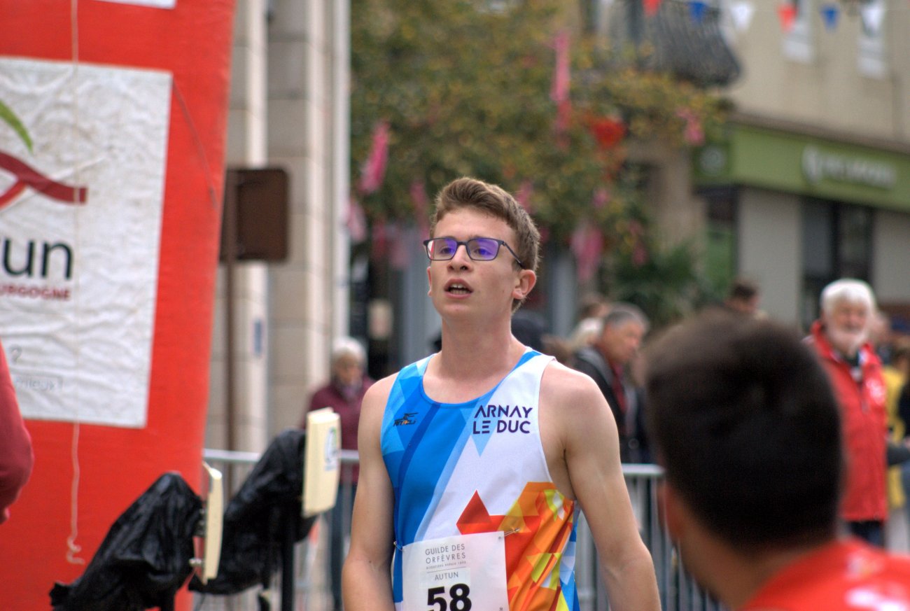 AUTUN Corentin Leroy remporte la montée de la Croix Autun Infos