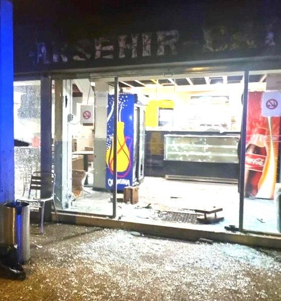 Grenoble L Explosion D Une Grenade Dans Un Bar Du Village Olympique