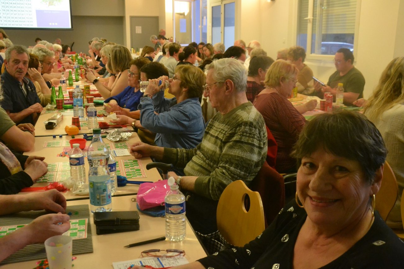 LE CREUSOT : Salle comble pour le loto de l’association ESPOIR en