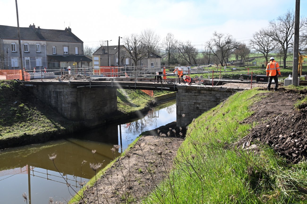 St-Laurent d’Andenay – Ecuisses – Montchanin : Le Pont Jeanne Rose a ...