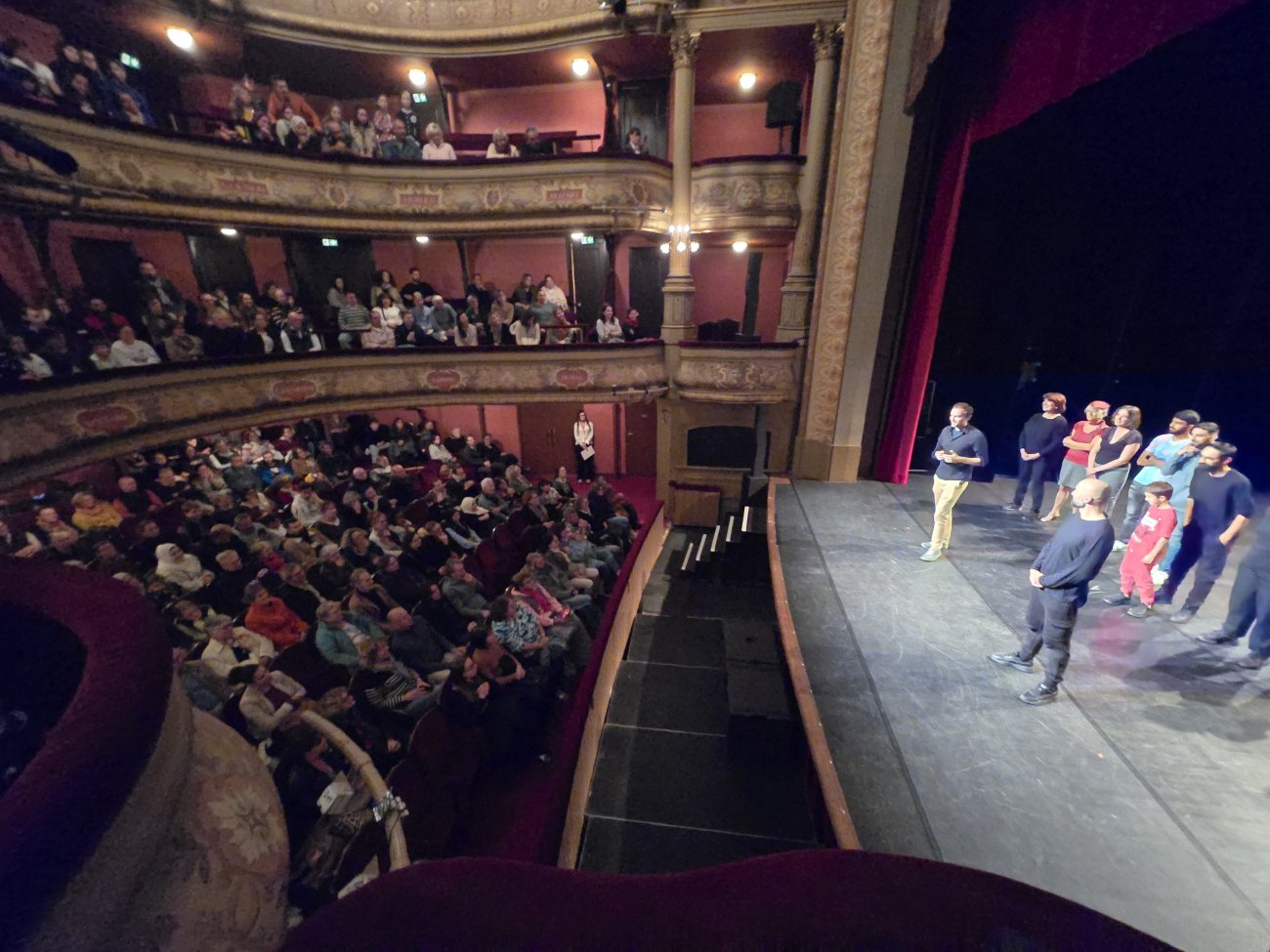 AUTUN : Après son triomphe à Avignon, l'Ailleurs retrouve le théâtre d ...